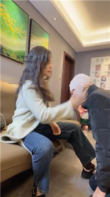 猴哥卷发女神S-踢裆/踩踏/原味棉袜捂脸窒息 bf47606