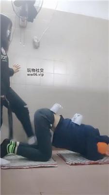 奇了怪了健身后原味白袜踩脚奴 JS241206-7