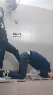 奇了怪了健身后原味白袜踩脚奴 JS241206-7