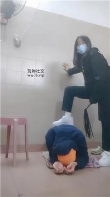 奇了怪了健身后原味白袜踩脚奴 JS241206-7