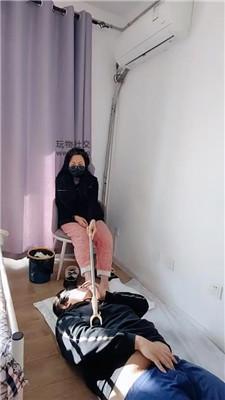 上海汤圆裸足踩虐/衣叉抽打 JS241130-2