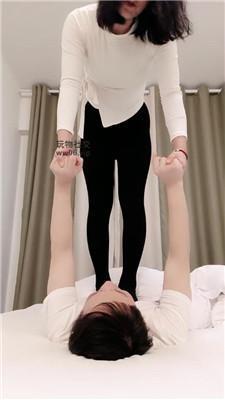 栀子女王坐脸窒息/踩踏/袜子塞嘴 bf47784