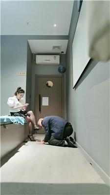 西北傻子开发足疗店技师-踩踏跪拜耳光/皮带抽/口水浓痰 JS241204-33