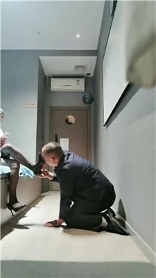 西北傻子开发足疗店技师-踩踏跪拜耳光/皮带抽/口水浓痰 JS241204-33