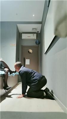 西北傻子开发足疗店技师-踩踏跪拜耳光/皮带抽/口水浓痰 JS241204-33