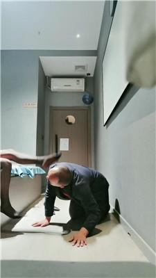 西北傻子开发足疗店技师-踩踏跪拜耳光/皮带抽/口水浓痰 JS241204-33