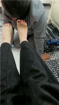 瑶妈双S-继父做姐妹花的脚奴上JS241205-8