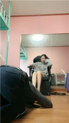 总攻大人毛拖鞋踩踏/嘴叼鞋/舔脏鞋底/鞭打 bf47787