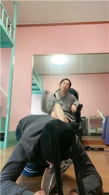 总攻大人毛拖鞋踩踏/嘴叼鞋/舔脏鞋底/鞭打 bf47787