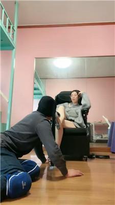 总攻大人毛拖鞋踩踏/嘴叼鞋/舔脏鞋底/鞭打 bf47787