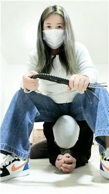 青竹骑马狗爬-运动鞋白袜踩-鞭打 JS241205-16