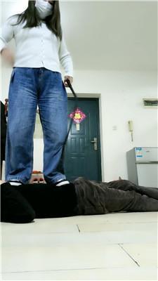 青竹骑马狗爬-运动鞋白袜踩-鞭打 JS241205-16