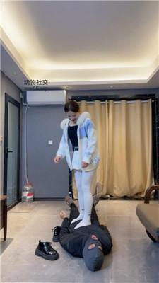 猴歌皮鞋白袜跳踩/坐脸窒息 bf47799