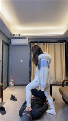 猴歌皮鞋白袜跳踩/坐脸窒息 bf47799