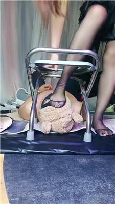 美柠贱狗钻进了马桶里这里可以闻到丝袜的味道 JS241203-20