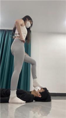 【爱秀套图】【甜恬】瑜伽女神S-骑马踩踏/耳光踢踹/强制闻白袜bf47744