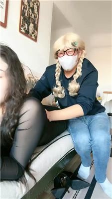 泽莉金发bt怪下跪伺候下 JS241204-4