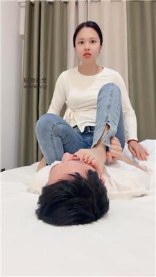 【爱秀套图】【栀子女王】牛仔裤坐脸窒息/玉足狂舔bf47750