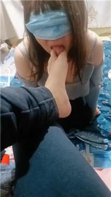 伪娘和人妻变装奴跪舔棉袜裸足 JS241204-8