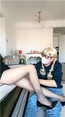 泽莉金发bt怪下跪伺候上 JS241204-3