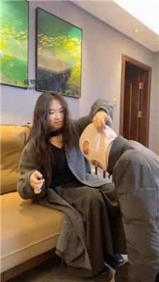 【爱秀套图】【猴歌】羞涩素人小姐姐-踩踏耳光踢裆bf47764