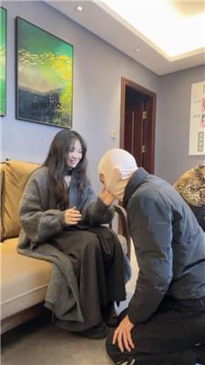 猴歌羞涩素人小姐姐-踩踏耳光踢裆 bf47764