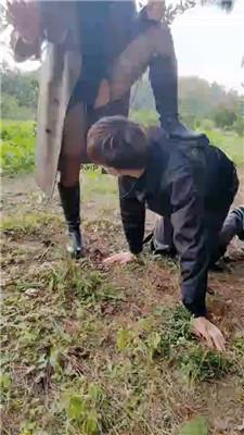 红颜户外-脏长靴S-逮住跟踪狂虐废 bf47757