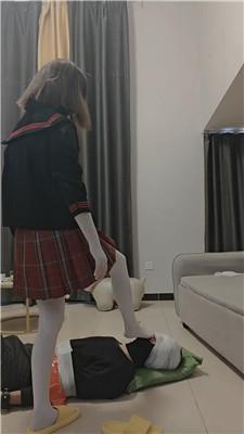陶拉大人捆绑白丝脚踩虐窒息 JS241212-3