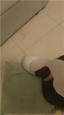 陶拉大人捆绑白丝脚踩虐窒息 JS241212-3