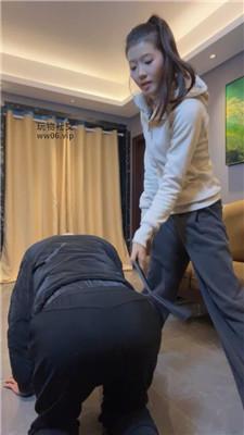 【爱秀套图】【伊未】老爹鞋白袜踢裆踩踏/白袜脚捂脸bf48105