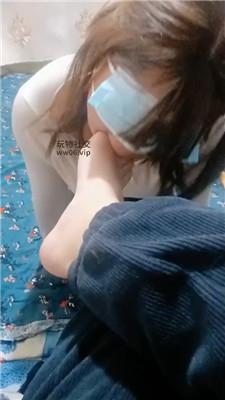 伪娘和人妻变装cd疯狂舔脚丫 JS241211-45