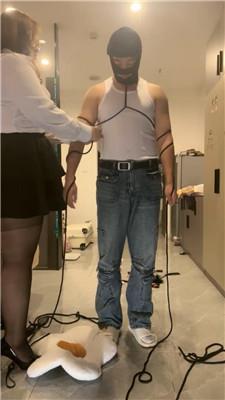 【爱秀套图】【july】心理女老师-捆绑肌肉男虐杀JS241211-43