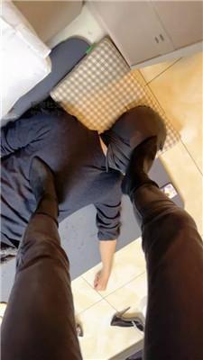 安安sama坐脸窒息/换多双鞋踩踏/吮吸玉足 bf48087