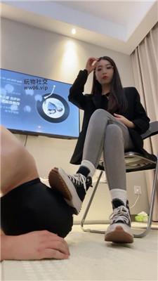 【爱秀套图】【七月大大】高帮帆布鞋白袜踩/香水控制/牛仔裤坐脸bf48064