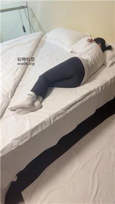 【爱秀套图】【璎珞】沉浸式品尝原味运动袜/掐乳深喉bf48054