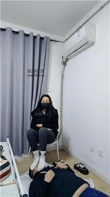 上海汤圆骑狗背/白袜脚踩/衣叉抽打 JS241211-3