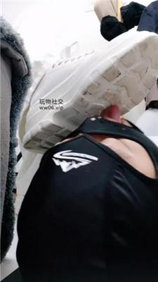 【爱秀套图】【玥野兔】沉浸式清理超脏鞋底JS241210-46