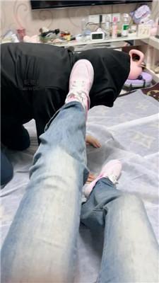 【爱秀套图】【桃子老师】闻舔臭鞋白袜/坐脸窒息掐乳bf48042