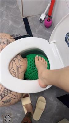 Qi7绿帽老公居然喜欢舔马桶 JS241210-45