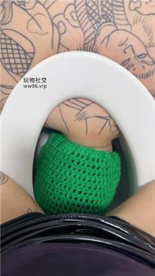 Qi7绿帽老公居然喜欢舔马桶 JS241210-45