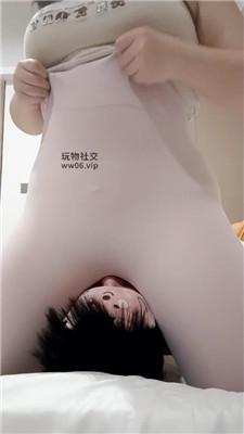 欣欣子瘦狗被小胖妞坐废/白袜虐 bf48055