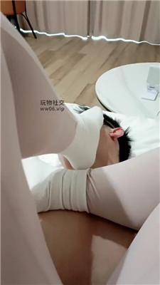 欣欣子瘦狗被小胖妞坐废/白袜虐 bf48055