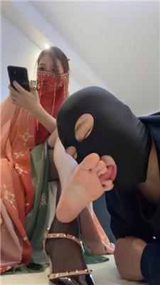 七月大大汉服诱惑虐/铆钉高跟踩/坐脸/清理脚趾缝 bf48007