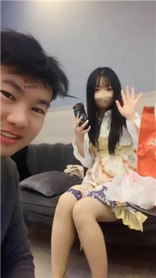 玩物第一贱近距离狂舔素人的酸臭脚 JS241210-4