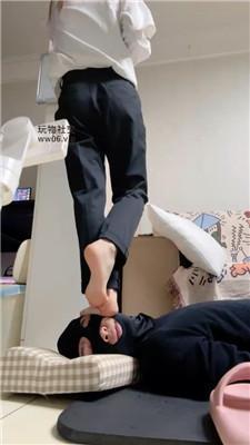 安安sama高跟全体重踩踏/吮吸脚趾 bf48023