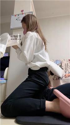 安安sama高跟全体重踩踏/吮吸脚趾 bf48023