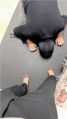 安安sama高跟全体重踩踏/吮吸脚趾 bf48023