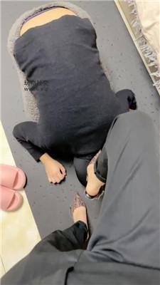 安安sama高跟全体重踩踏/吮吸脚趾 bf48023