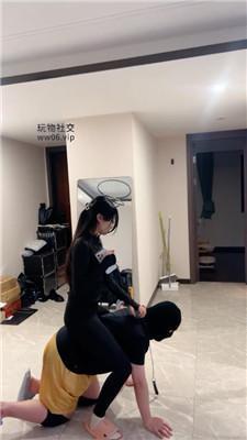 04情侣主双S-羞涩闺蜜做客和我一起调狗 bf48018