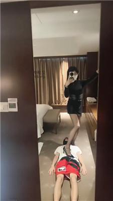 米小糖坐脸窒息/胯下羞辱/腿绞虐杀 JS241210-20